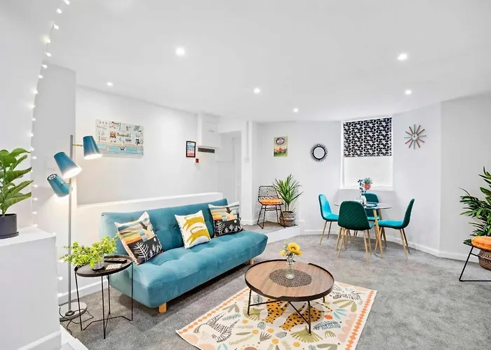 Queens Apartment - By My Getaways - Free Parking For One Car